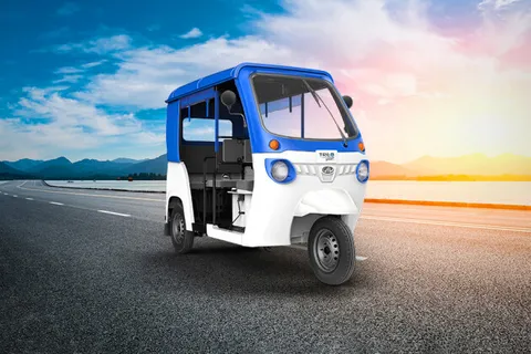 Electric Auto Rickshaw Price in India | Mahindra Treo Yaari Price