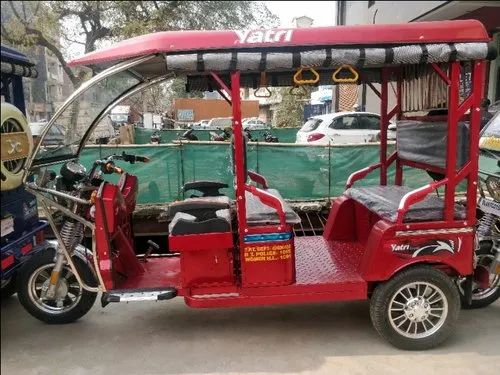 Yatri E Rickshaw, Vehicle Capacity: 6 Seater, Model Name/Number: Dlx at best price in New Delhi